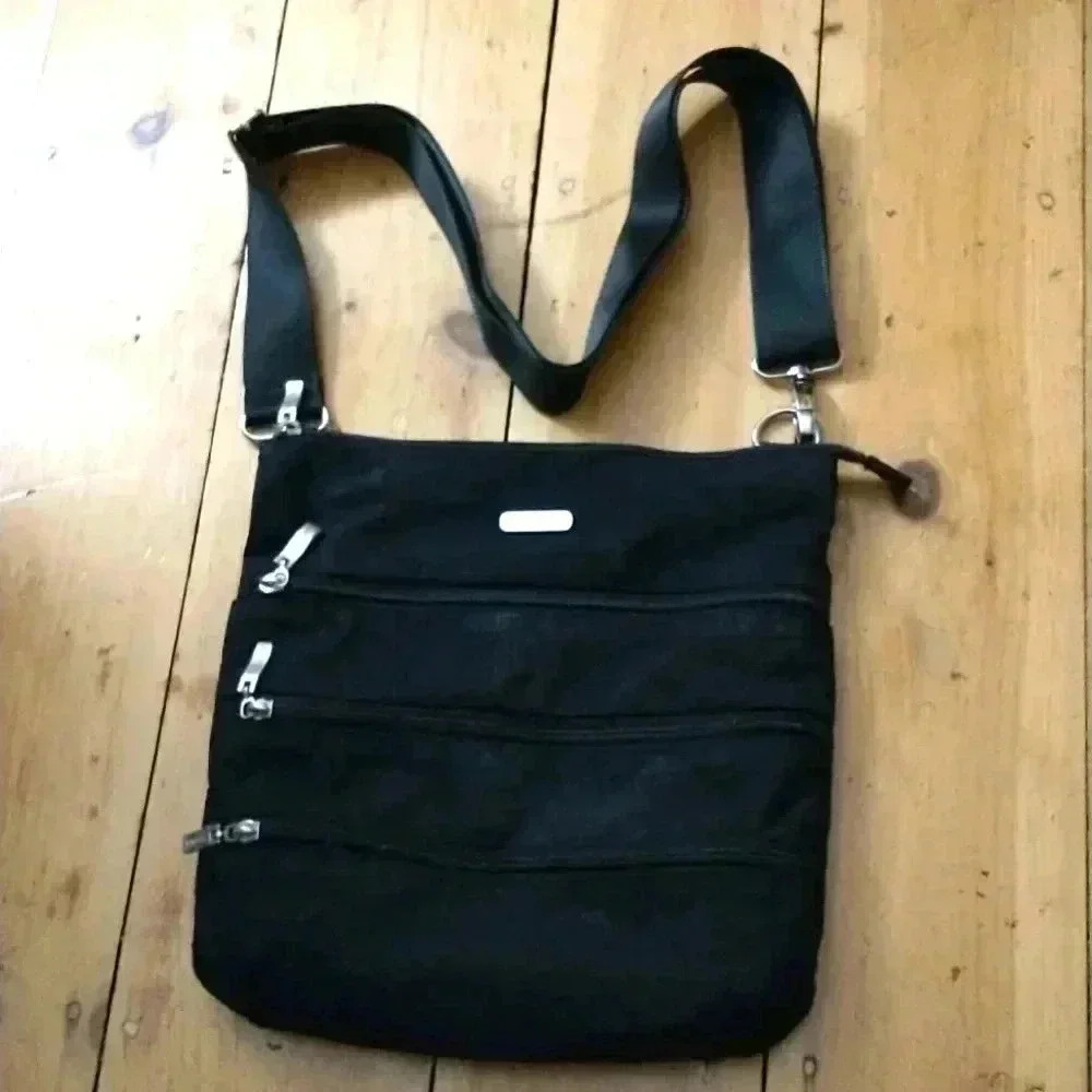 🌟Baggallini 3 Zip Crossbody Black